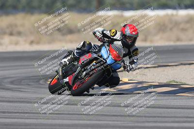 media/Oct-13-2025-Moto Forza (Mon) [[a66d839500]]/3-B Group/Session 3 (Turn 16)/